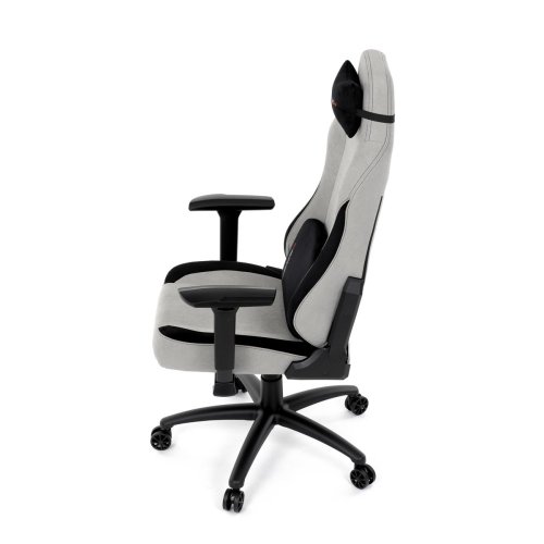 Herní křeslo, stříbrná látka, houpací mechanismus, polohování opěradla 90°-180°, 3D područky, polštáře z paměťové pěny,